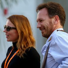 Christian Horner llega al circuito con Geri Halliwell