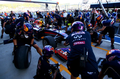 Red Bull ensaya una parada en boxes en Sochi