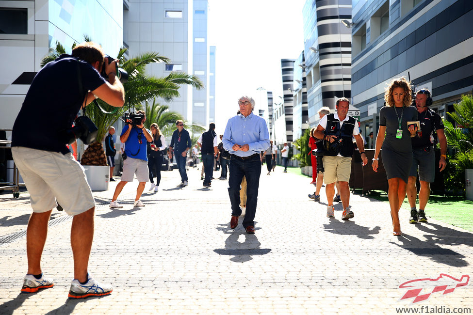 Bernie Ecclestone llega al circuito de Sochi