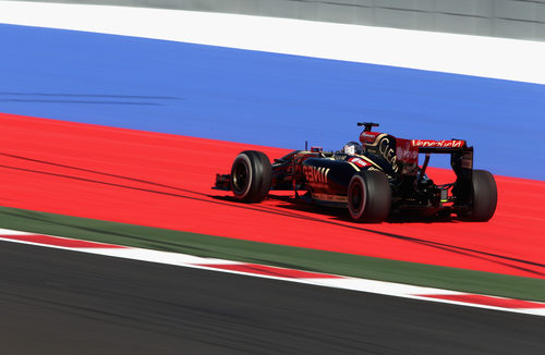 Romain Grosjean probando los límites del trazado de Sochi