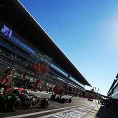 Nico Hülkenberg saliendo por el pitlane del circuito de Sochi