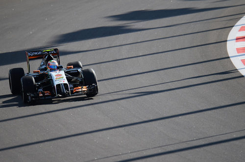 Sergio Pérez probando el Force India durante los libres en Rusia