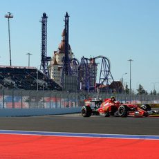 Kimi Räikkönen corriendo por las calles de Sochi