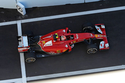 Kimi Räikkönen entrando al Pit Lane del circuito de Sochi
