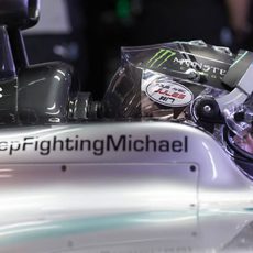 Mercedes sigue recordando en sus coches a Michael Schumacher