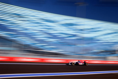 Jean Eric Vergne rueda en el circuito urbano de Sochi