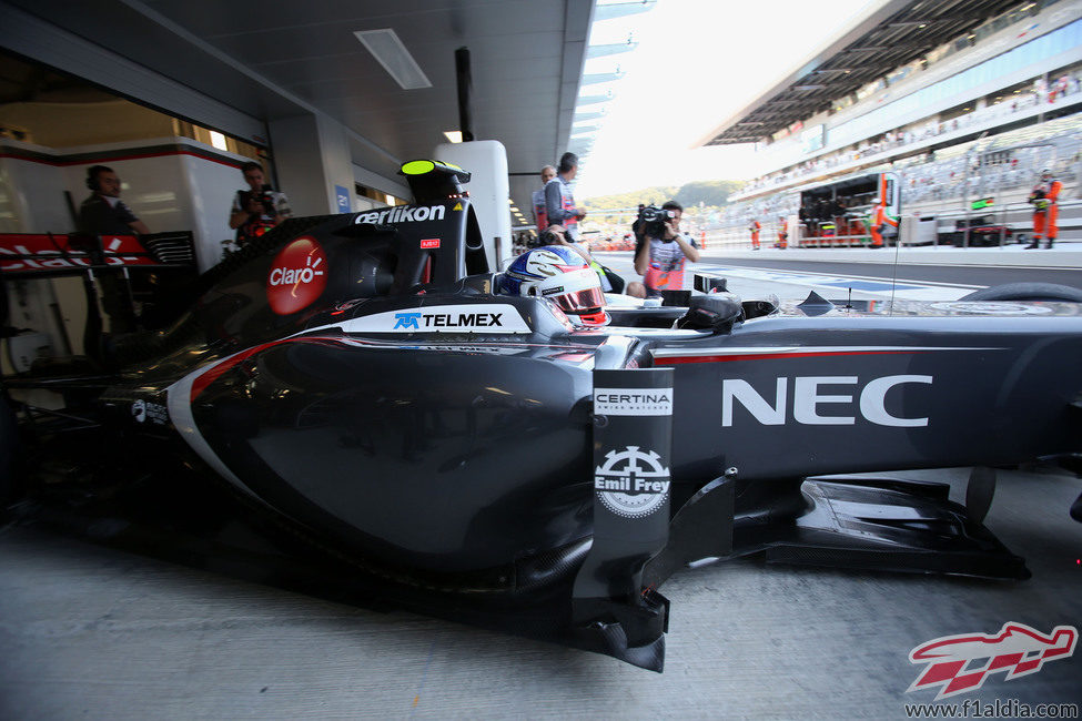 Sirotkin sale a pista creando expectación