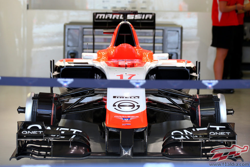 El coche de Jules Binachi descansa en el 'box' de Marussia