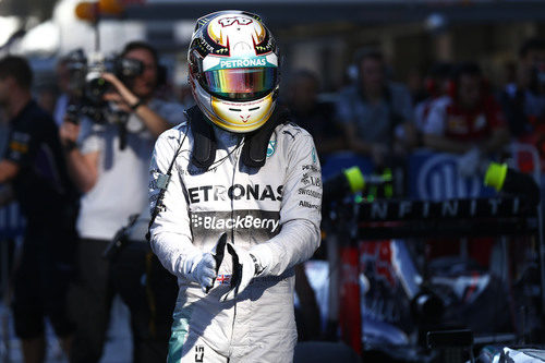 Lewis Hamilton tras conseguir la pole en la clasificación del GP de Rusia