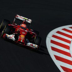 Kimi Raikkonen lucha por marcar tiempo en el GP de Rusia