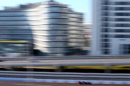 Espectacular imagen de Daniil Kvyat con el Toro Rosso