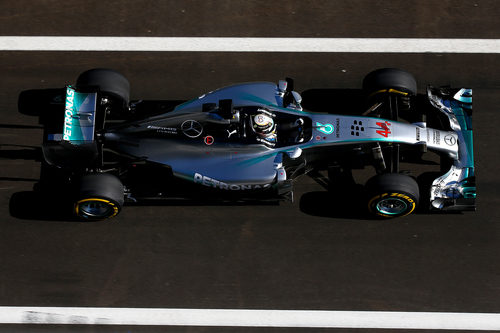 Lewis Hamilton sale en busca de la pole