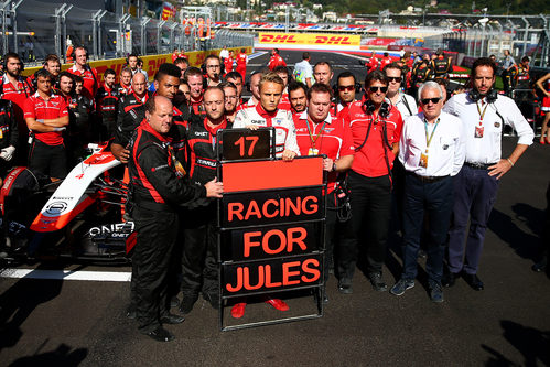 Emotiva muestra de apoyo del equipo Marussia a Jules Bianchi