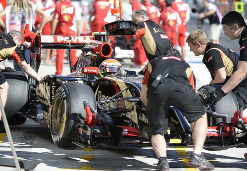 Pastor Maldonado durante su parada