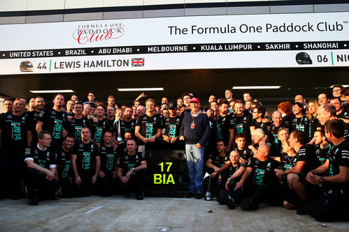 El equipo Mercedes muestra su apoyo a Jules Bianchi