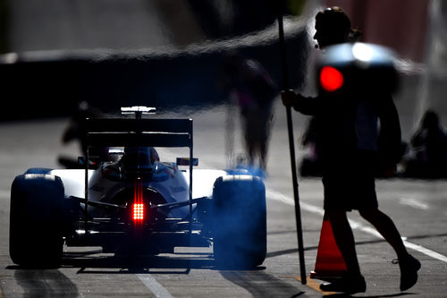 Felipe Nasr pilota el FW36 en los primeros entrenamientos libres