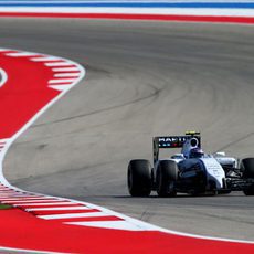 Valtteri Bottas rodando en la segunda sesión de entrenamientos libres