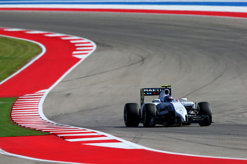 Valtteri Bottas rodando en la segunda sesión de entrenamientos libres