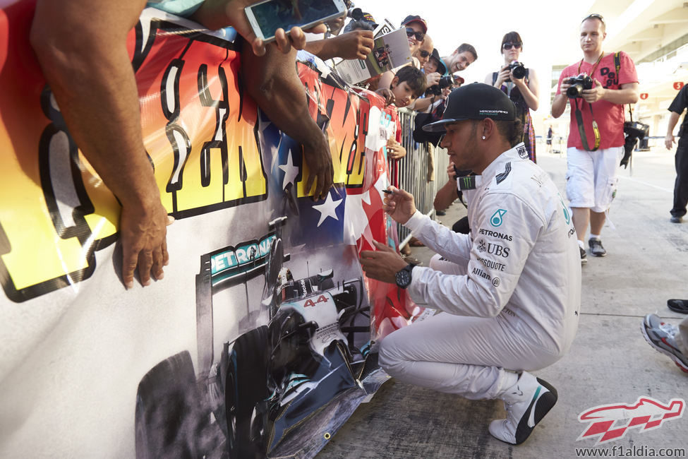 Hamilton con los fans