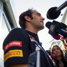 Vergne atiende a los medios