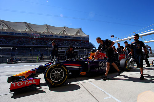 Sebastian Vettel partirá desde el pit-lane