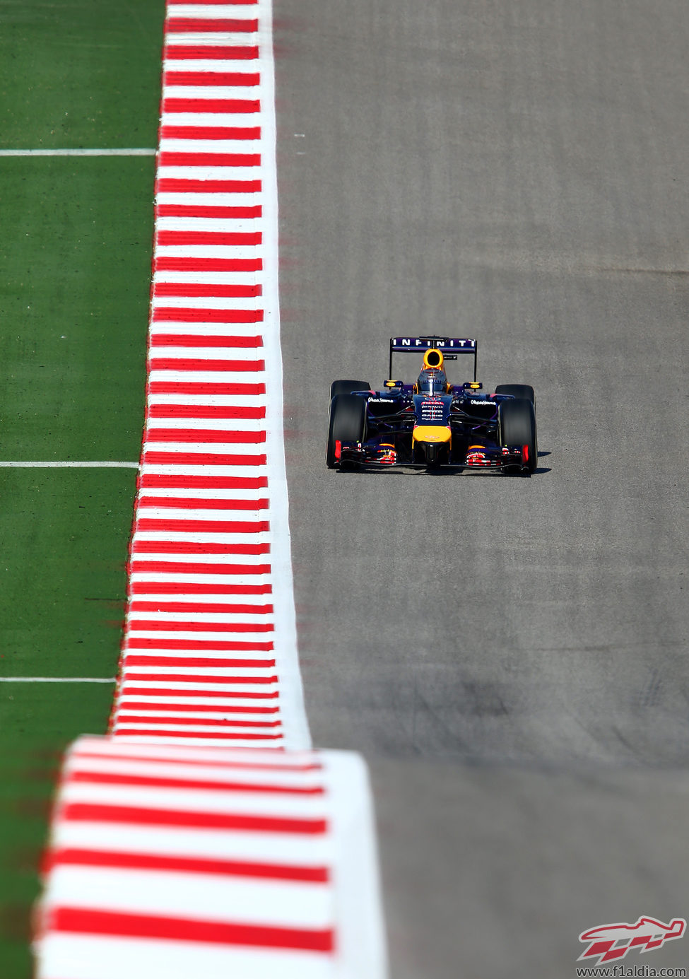 Sebastian Vettel rodando solamente en la Q1