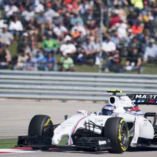 Valtteri Bottas exprimiendo al máximo su coche