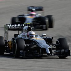 Kevin Magnussen termina 8º, por delante de su compañero de equipo