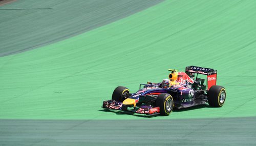 Sebastian Vettel protagonizando una salida de pista