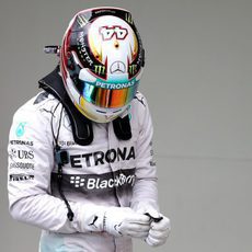 Lewis Hamilton pierde la pole por 33 milésimas