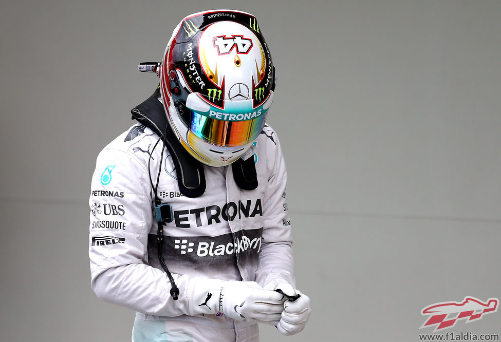 Lewis Hamilton pierde la pole por 33 milésimas