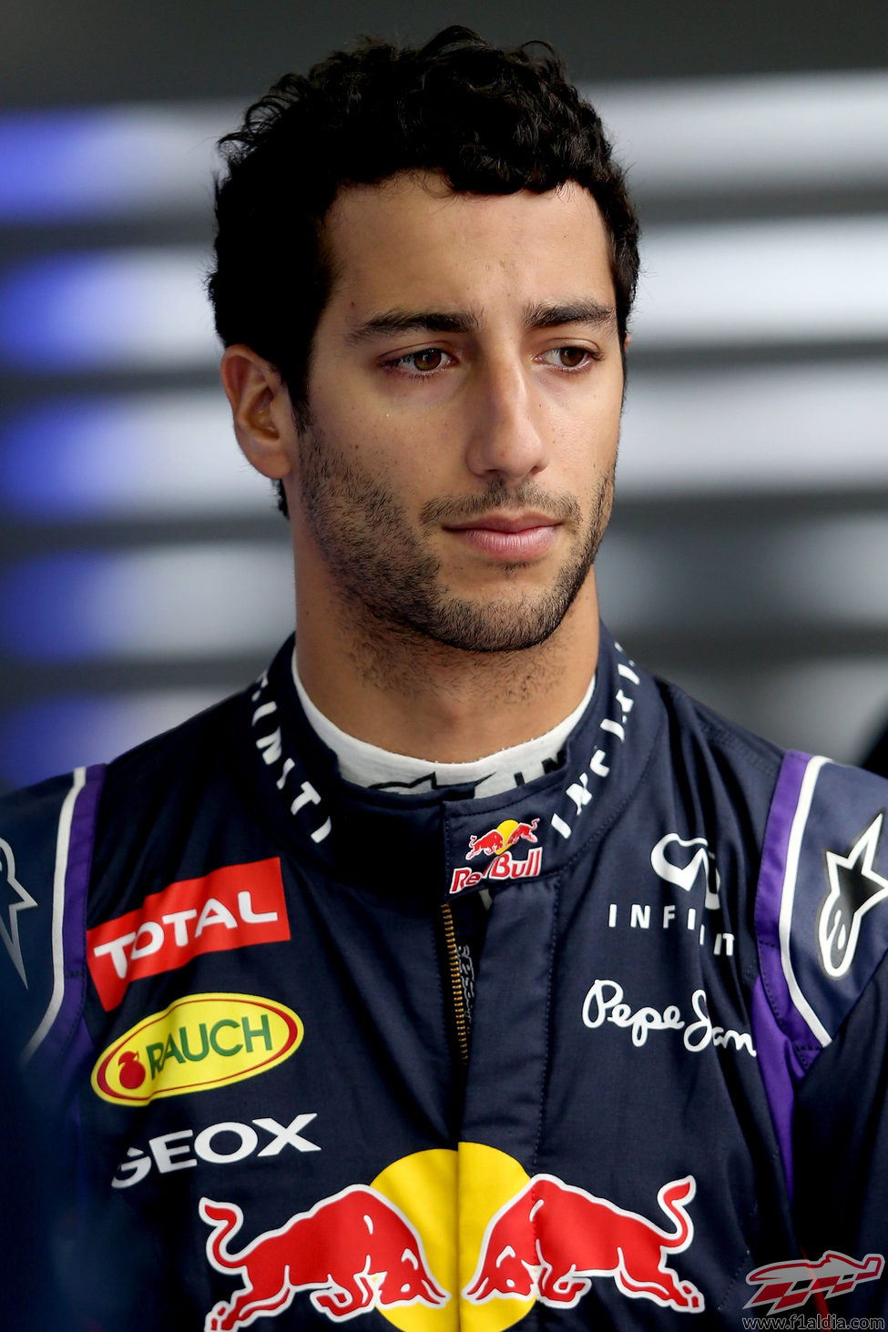 Daniel Ricciardo con rostro serio