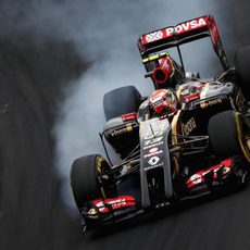 Pastor Maldonado se pasa de frenada en Interlagos