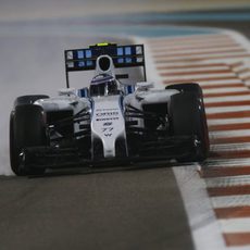 Valtteri Bottas ha perdido una parte de su chasis en los FP1