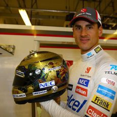 Adrian Sutil con su casco especial para este Gran Premio