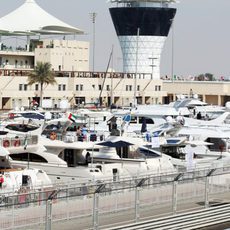 Muchos barcos para ver el Gran Premio de Abu Dabi