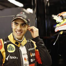 Pastor Maldonado sonríe en el GP de Abu Dabi
