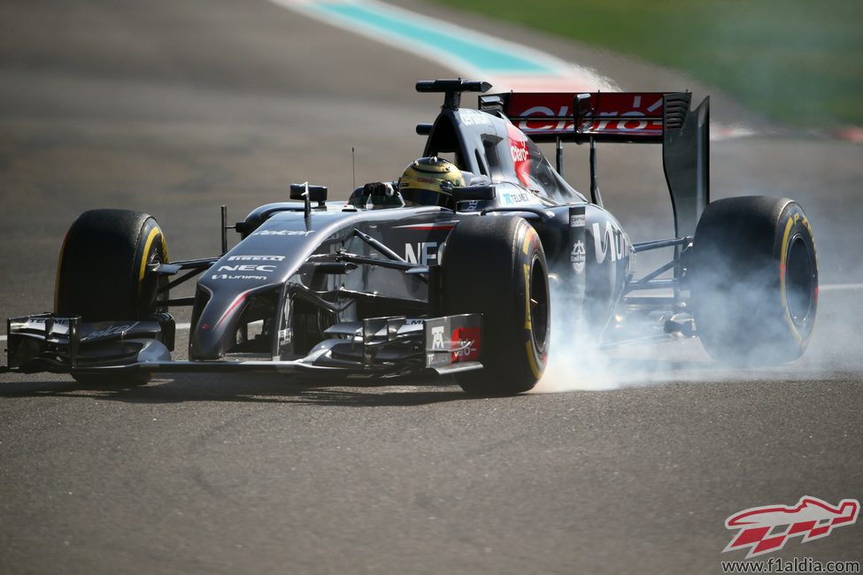 Adrian Sutil con problemas durante la clasificación