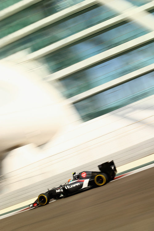 Esteban Gutiérrez con problemas para marcar tiempo