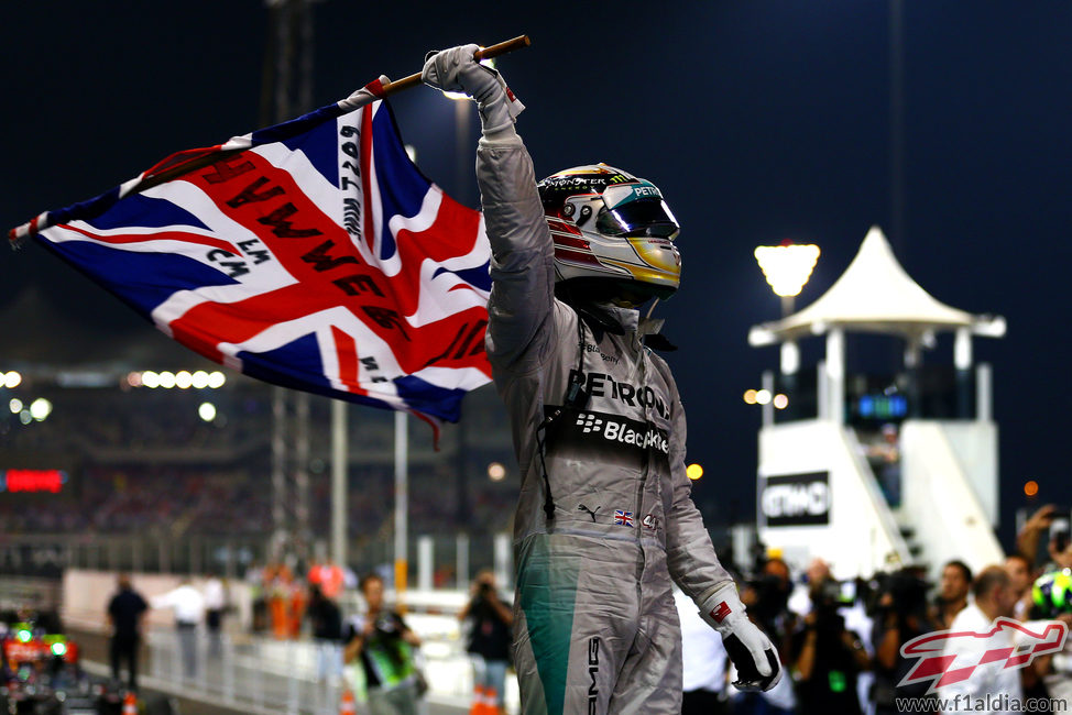 Lewis Hamilton celebra su segundo Mundial