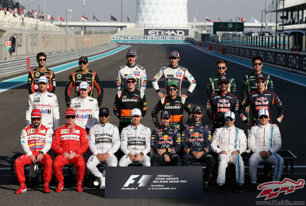 Foto de grupo de todos los pilotos al terminar la temporada