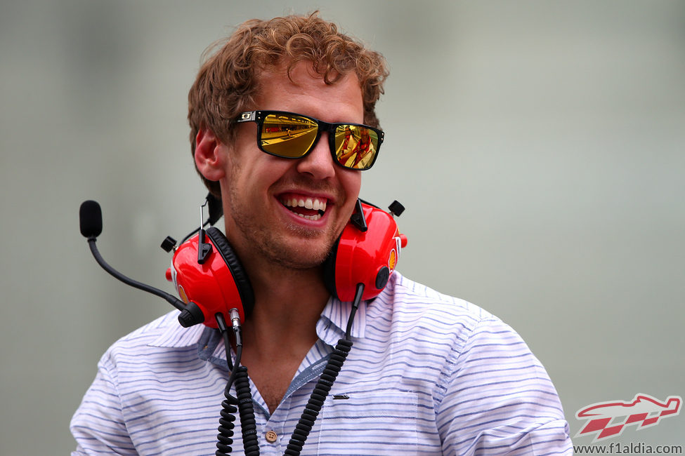 Sebastian Vettel, sonriente en Yas Marina