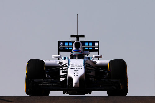 Valtteri Bottas lideró la primera sesión matinal de test