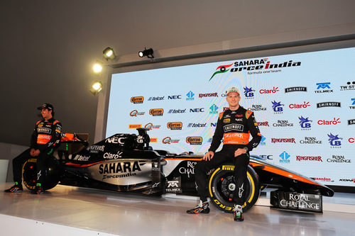 Nico Hülkenberg y Sergio Pérez, junto al VJM08