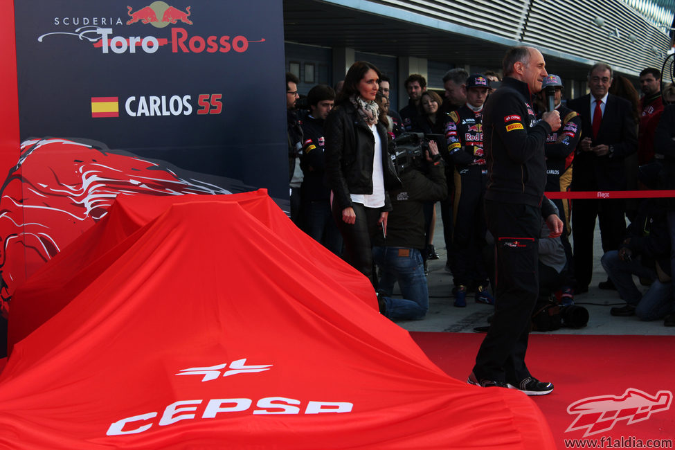 Franz Tost presenta el nuevo monoplaza