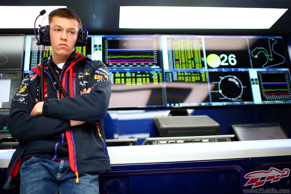 Día en boxes para Daniil Kvyat