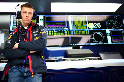 Día en boxes para Daniil Kvyat