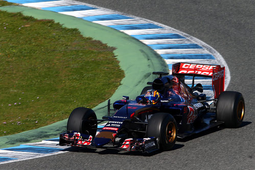 Carlos Sainz se estrena en Jerez como piloto de Toro Rosso