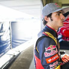 Carlos Sainz se toma un respiro fuera de pista