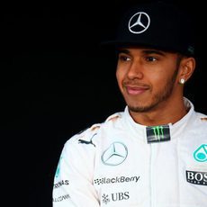 Lewis Hamilton, sonriente durante la presentación del W06